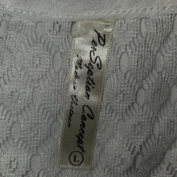 PerSeption Concept White Lacy Embroidered Blouse Womens Size Large Sleeveless - Picture 2 of 6